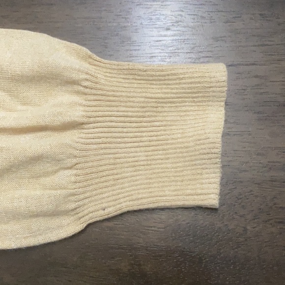 NWT GAP light camel color pullover sweater v-neck. - Picture 2 of 2